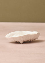 Load image into Gallery viewer, Ceramic Dish Oyster
