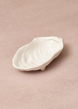 Load image into Gallery viewer, Ceramic Dish Oyster
