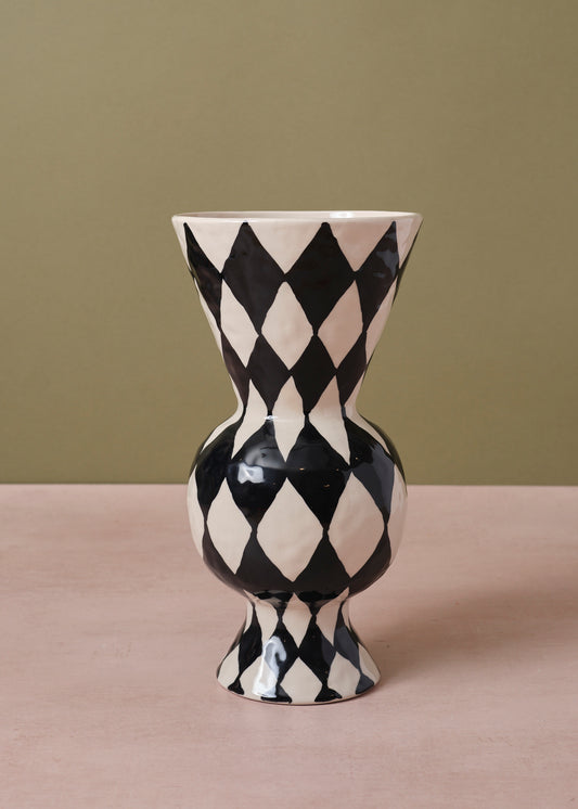 Rhombic Vase Black