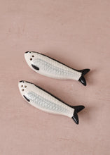 Load image into Gallery viewer, Salt &amp; Pepper Shaker Sardine
