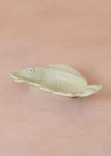 Load image into Gallery viewer, Pescado Fish Plate Eau de Nil

