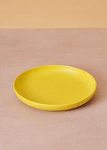 Load image into Gallery viewer, Palourde Plate Yellow
