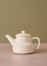 Load image into Gallery viewer, Causette Porcelain Teapot Off White
